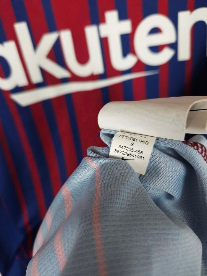 2017-18 Barcelona Home Shirt Messi #10 - detailed view