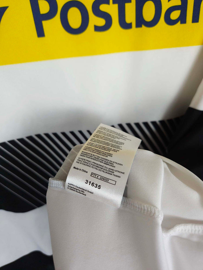 2016-17 Borussia Mönchengladbach Home Shirt Wendt #17 - detailed view