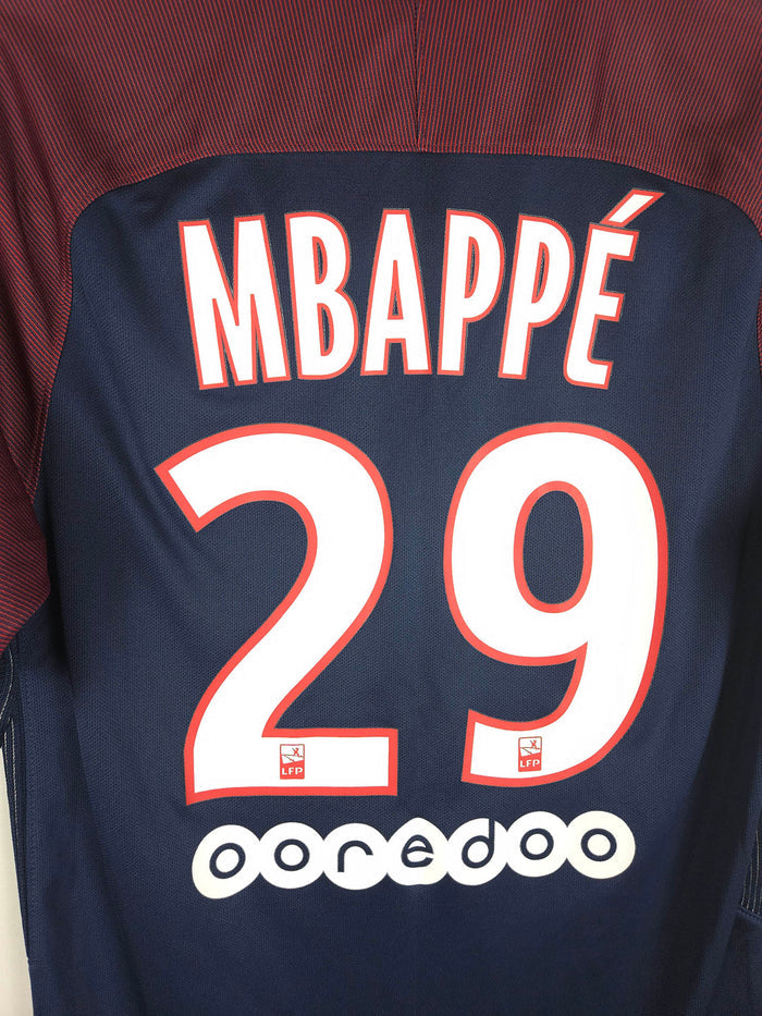 2017-18 Paris Saint-Germain Home Shirt Mbappé #29 - detailed view