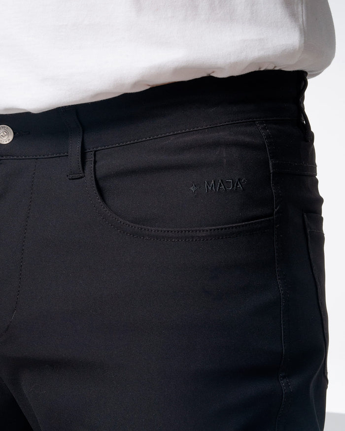 Pantalón Origen®, Negro, vista lateral, fit Regular, Poliéster, con Tela estiramiento 4 vías, uso versátil